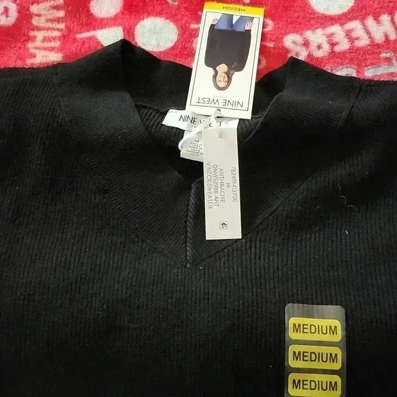 Black sweater Super Soft! - Picture 6 of 9